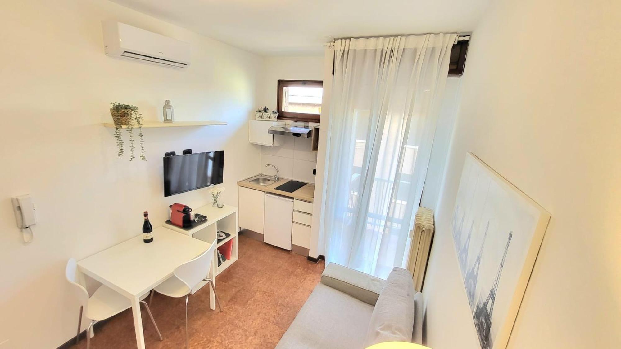 Appartamento Di Fronte All'Ospedale Modena Bagian luar foto